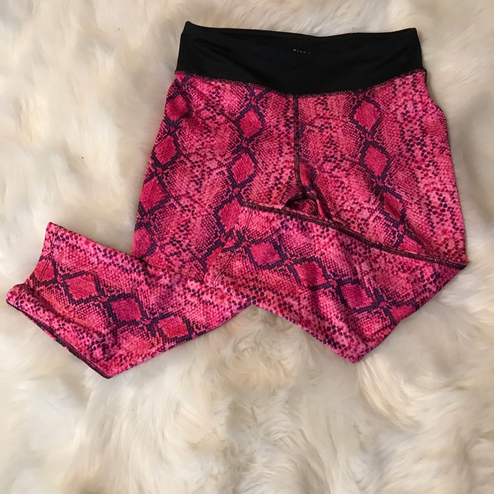♦️SOLD♦️Super cute leggings